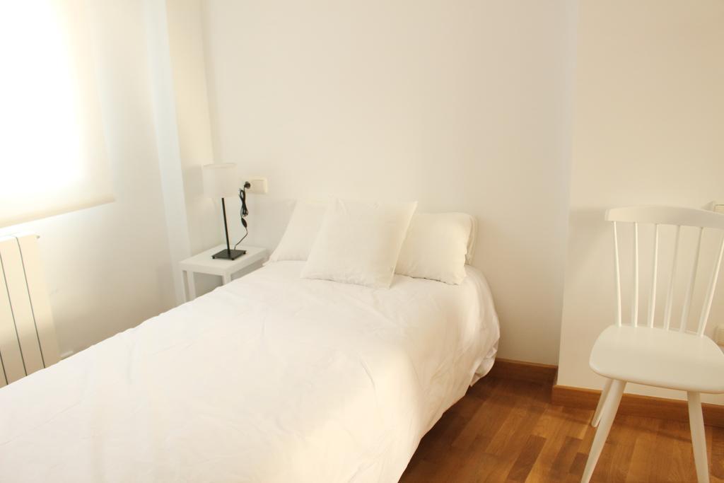 Aloha Apartamentos Pampeluna Pokój zdjęcie